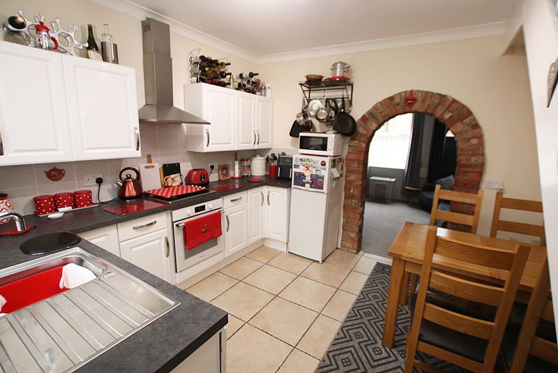 Property photo 3 of 12 Kitchen Diner