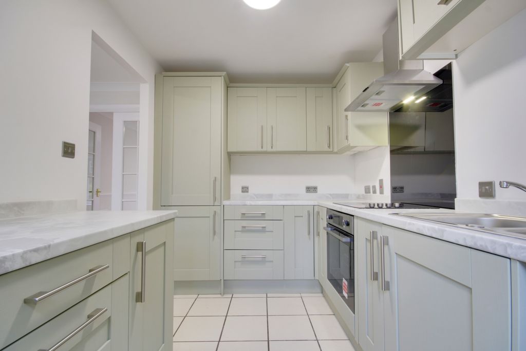 Property photo 2 of 14 Img_1695-Img_1697