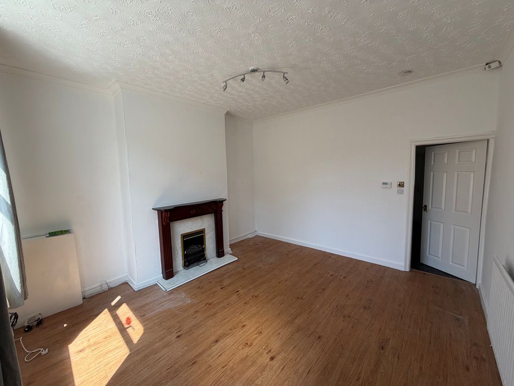 Property photo 3 of 11 3