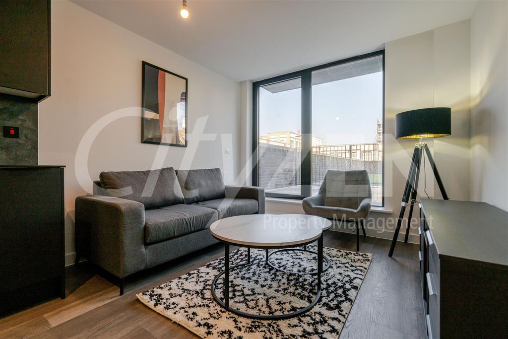 Property photo 1 of 13 Reception