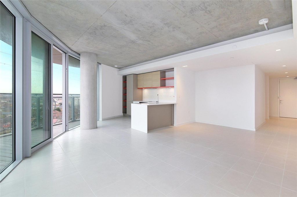 Property photo 2 of 13 Roy170616_08.Jpg