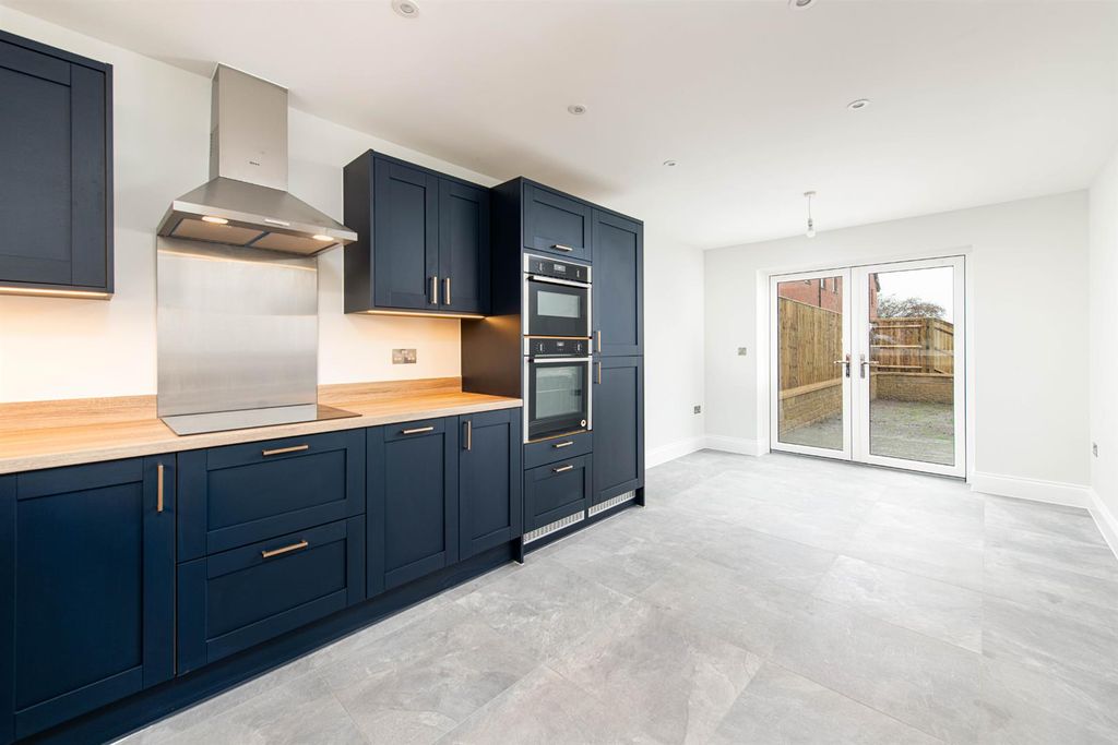 Property photo 3 of 18 Plot_11_Kitchen_7.Jpg