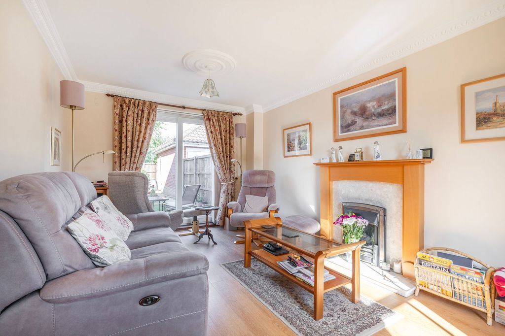Property photo 2 of 17