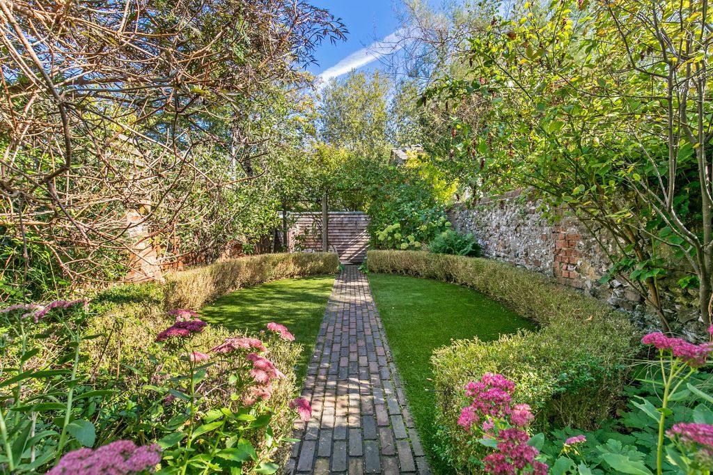 Property photo 3 of 14