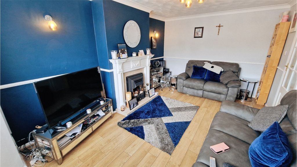Property photo 3 of 23 Picture No. 21