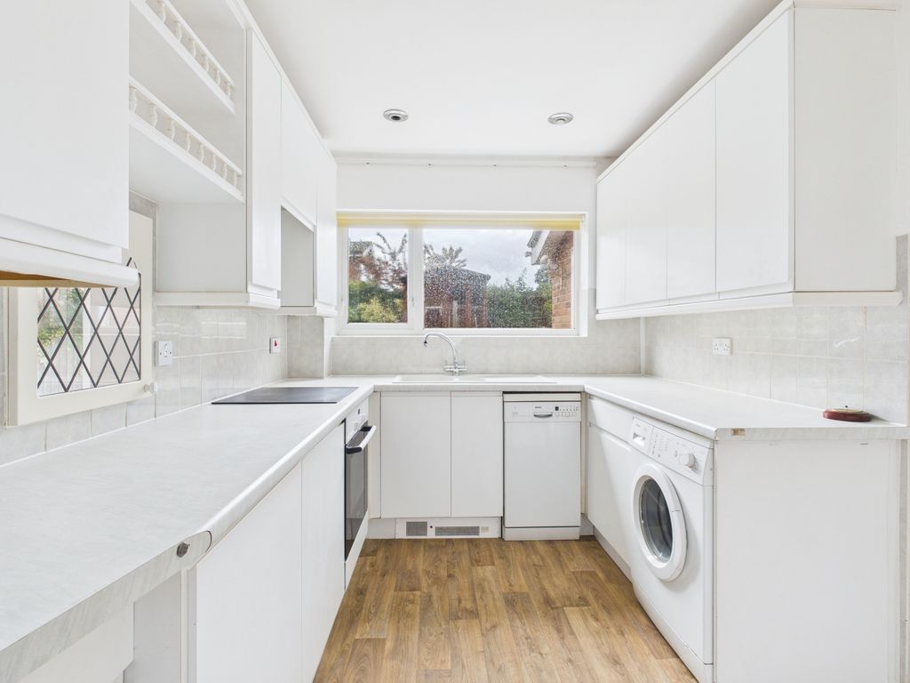 Property photo 3 of 14 Cam04922G0-Pr0083-Still008