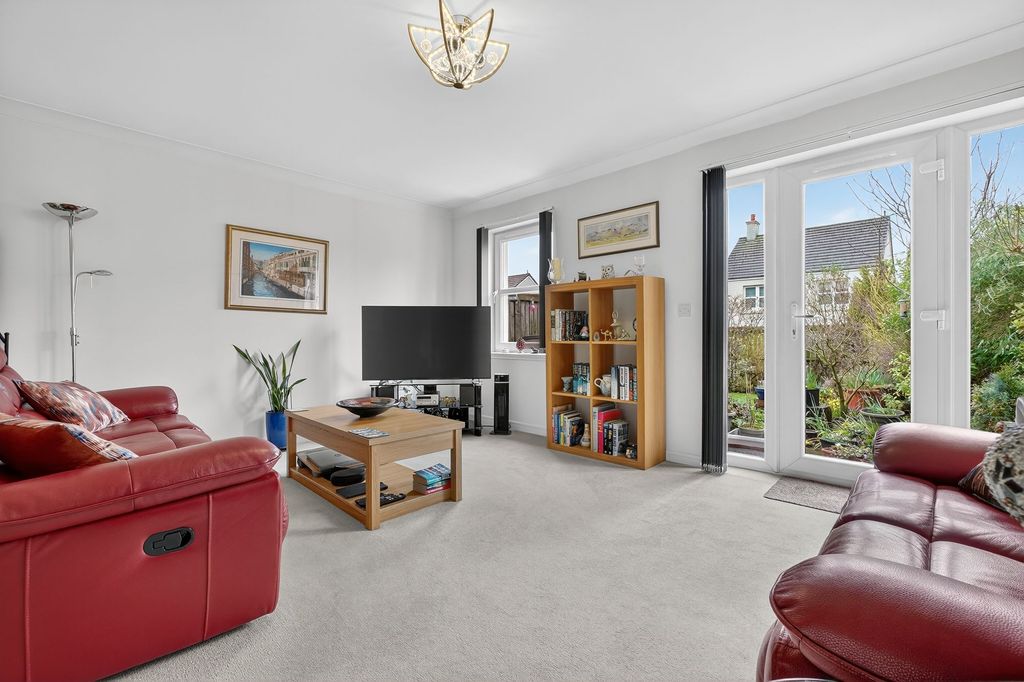 Property photo 2 of 23