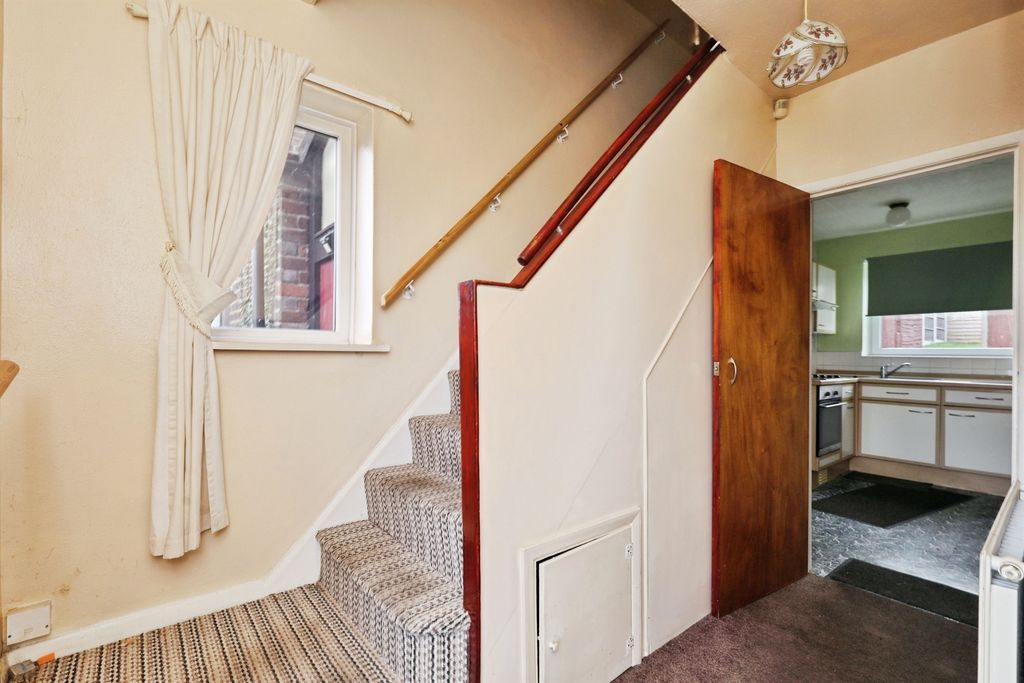 Property photo 2 of 11