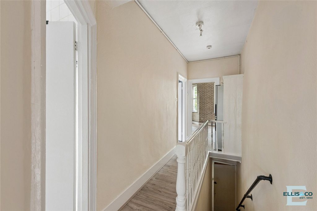 Property photo 3 of 13 Picture No. 20