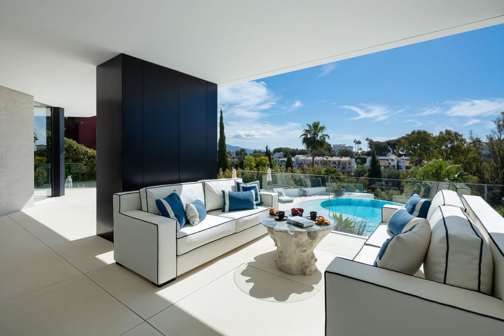 Property photo 2 of 40