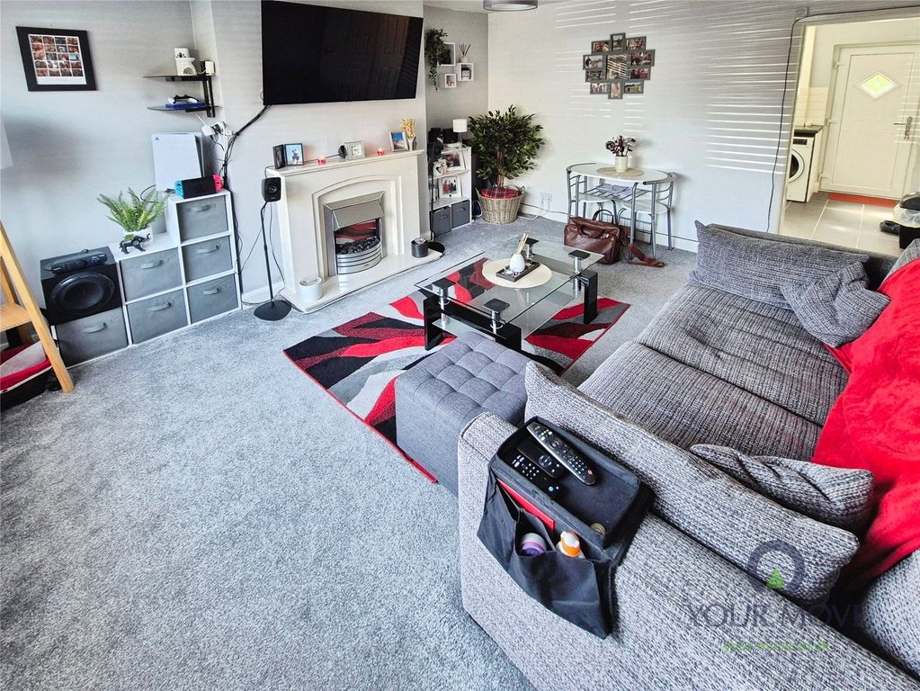 Property photo 3 of 10 Lounge
