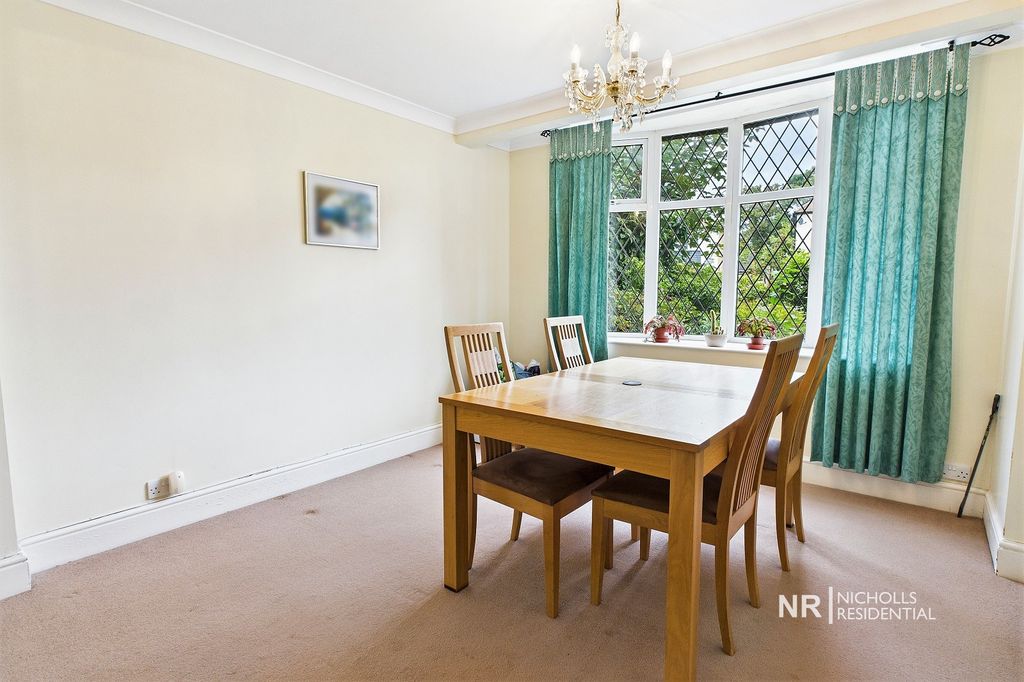 Property photo 3 of 15 Dining Area