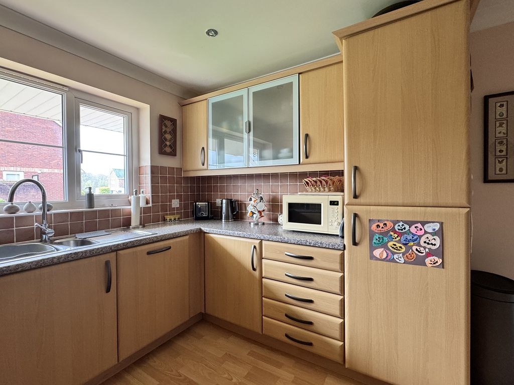 Property photo 3 of 29 Kitchen