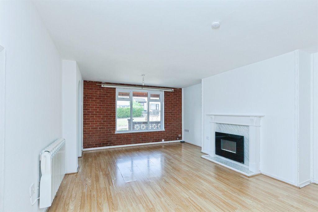 Property photo 3 of 19
