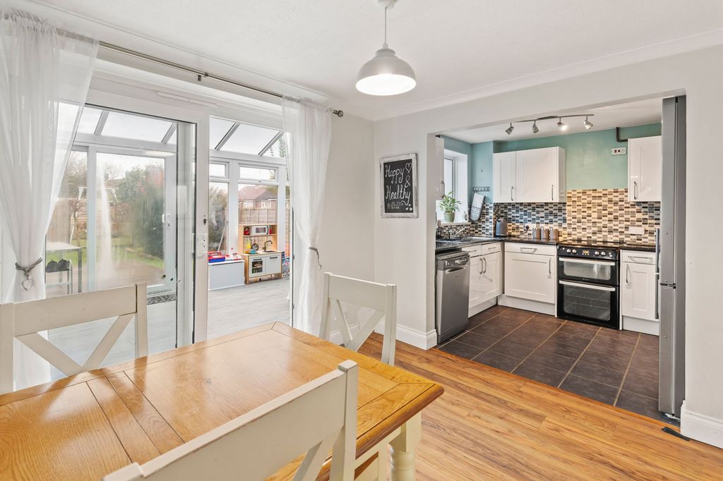 Property photo 3 of 25