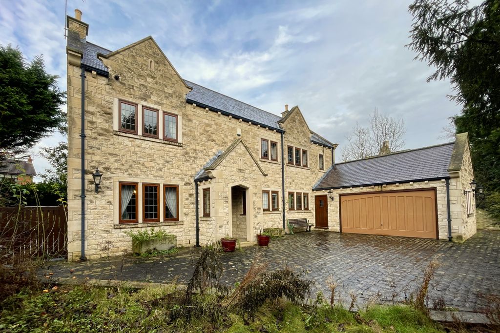 Property photo 2 of 39 33