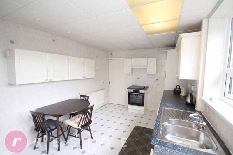 Property photo 3 of 14 Dining Kitchen