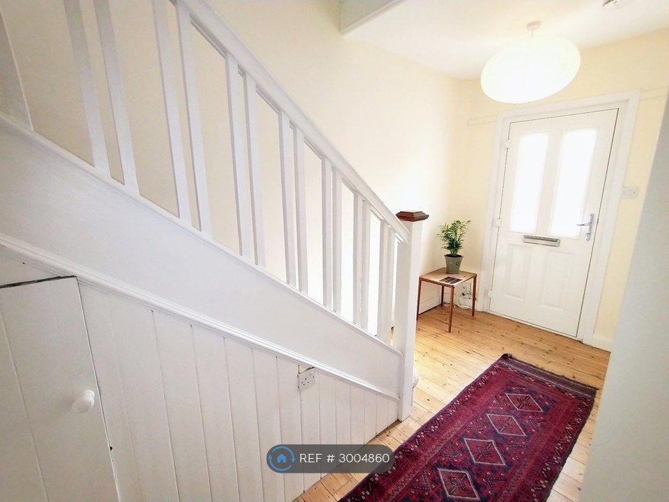 Property photo 3 of 9 Hallway
