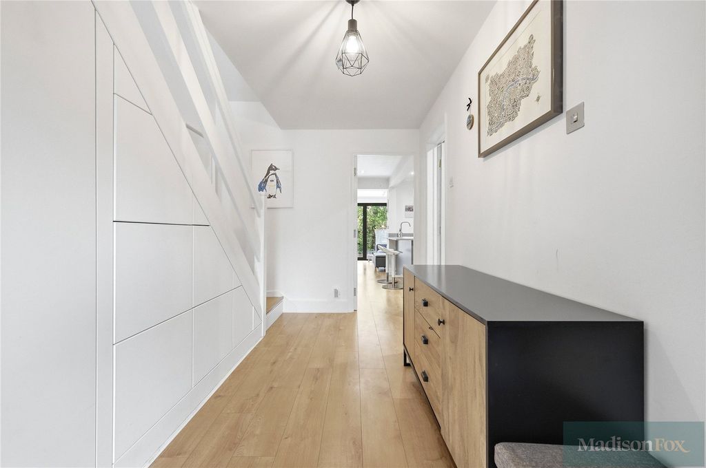 Property photo 2 of 27 Picture No. 09