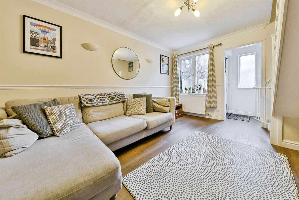 Property photo 3 of 20