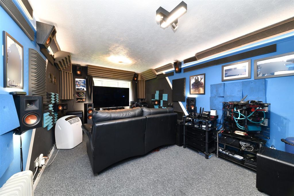 Property photo 2 of 11 Img_9176.Jpg