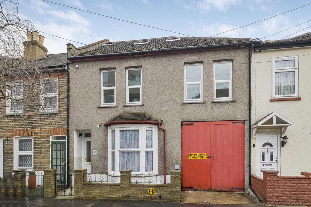 Property photo 3 of 13