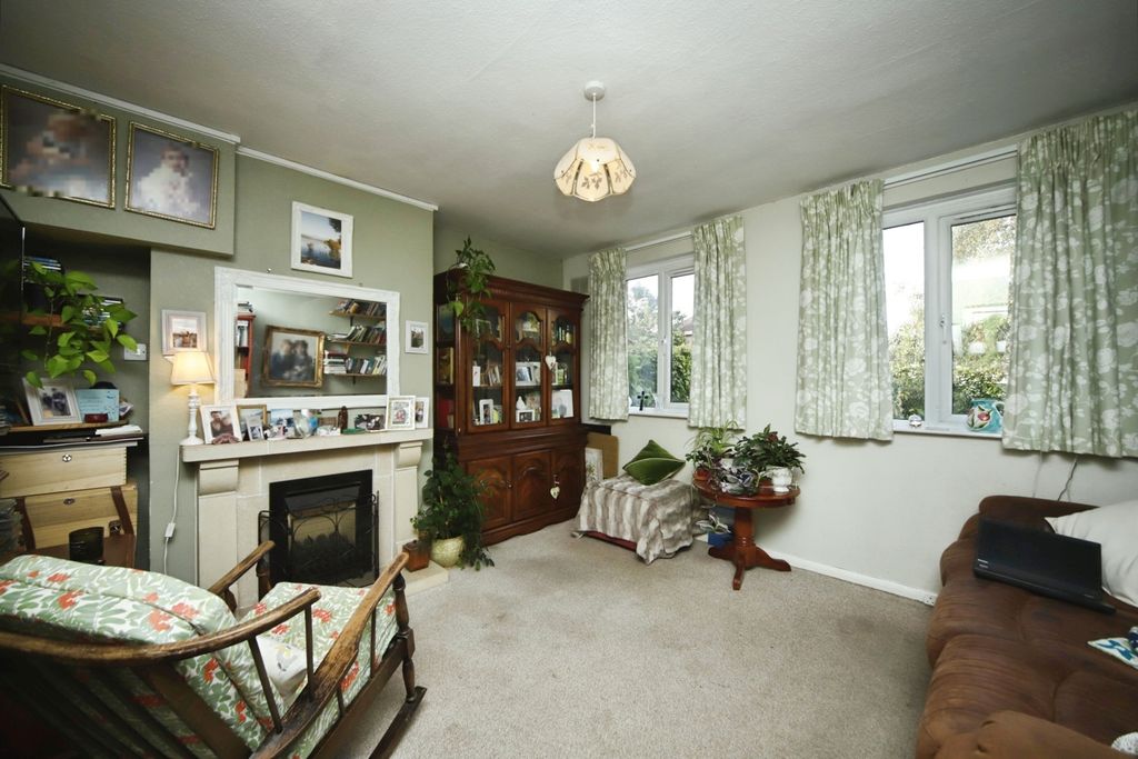 Property photo 2 of 17 Photo