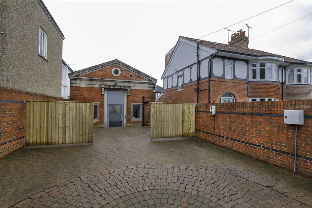 Property photo 3 of 10 Picture No. 15