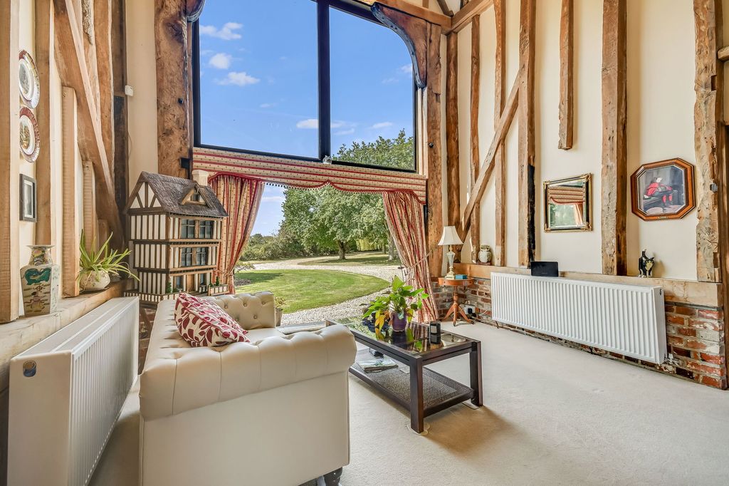 Property photo 2 of 40