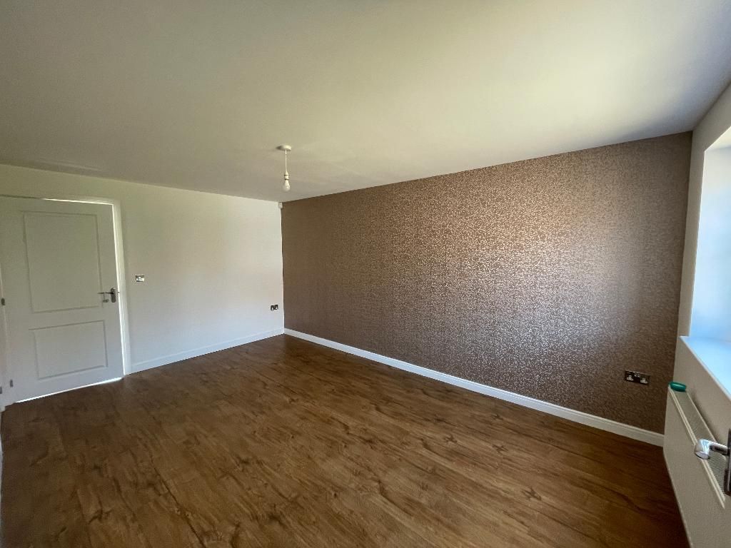 Property photo 3 of 14 Lounge