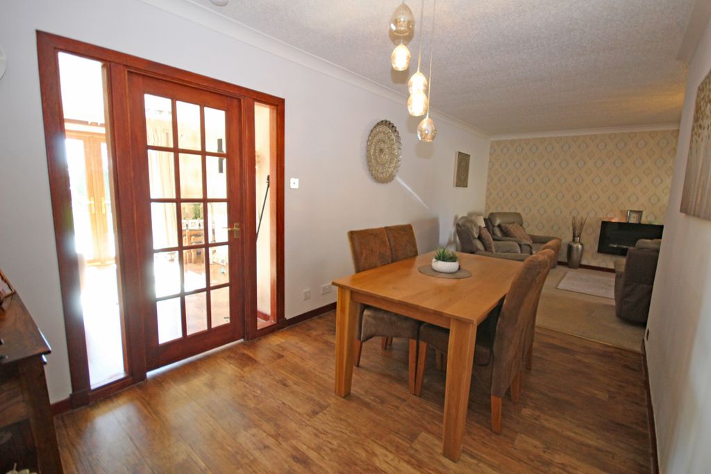 Property photo 3 of 36