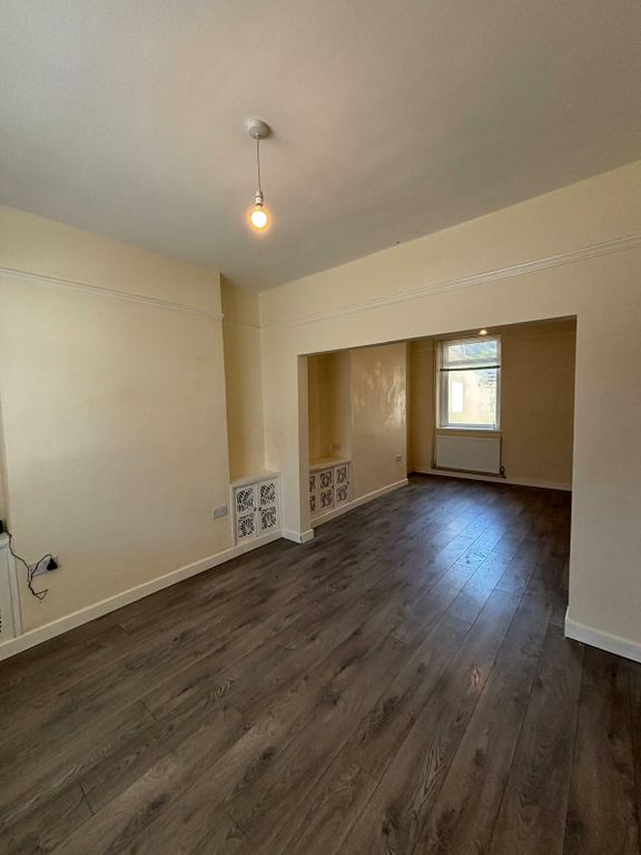 Property photo 2 of 34