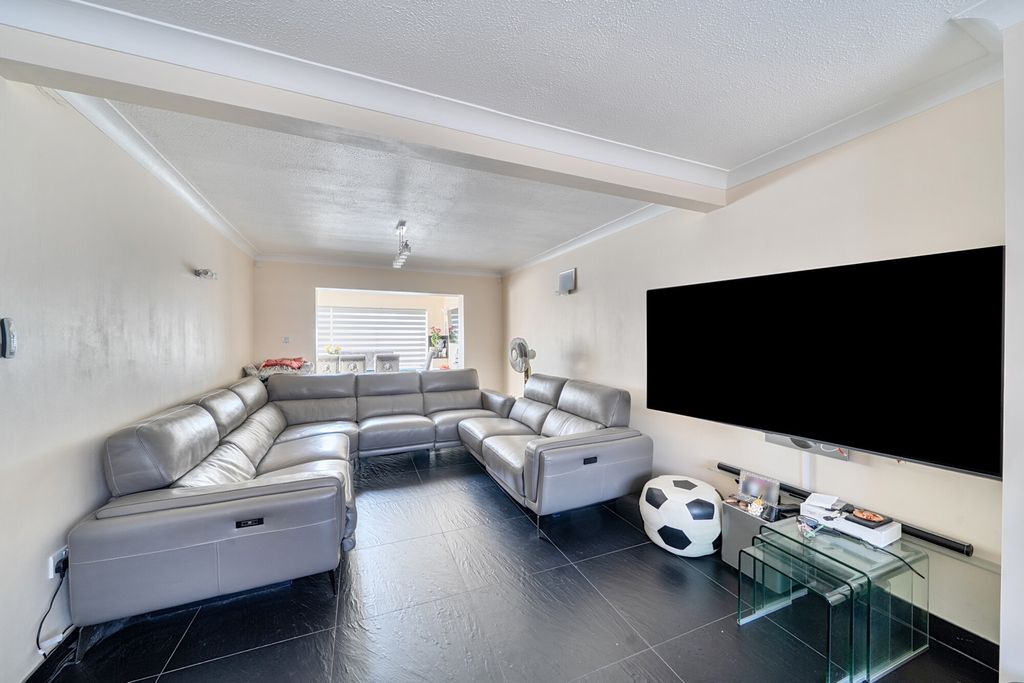 Property photo 2 of 24 1450046-2-69Ea2E9...