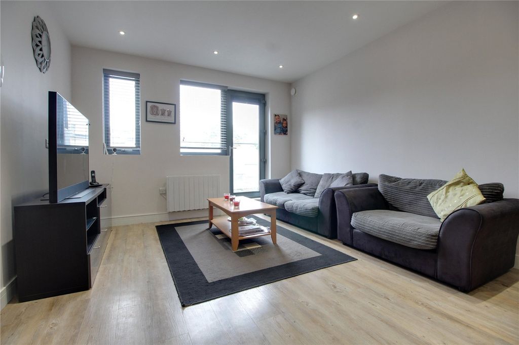 Property photo 2 of 8 Picture No. 04