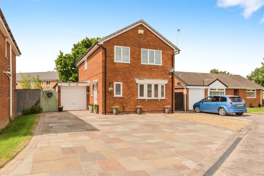 Property photo 1 of 17