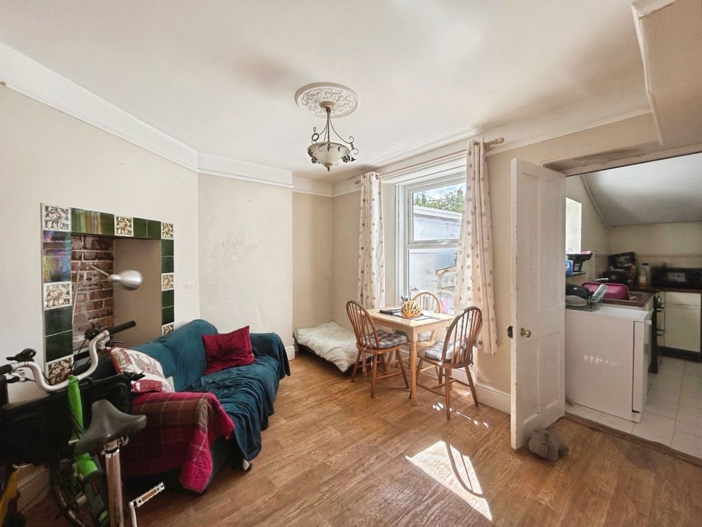 Property photo 3 of 9 5360136