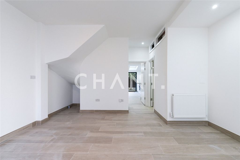 Property photo 2 of 16 Picture No. 19