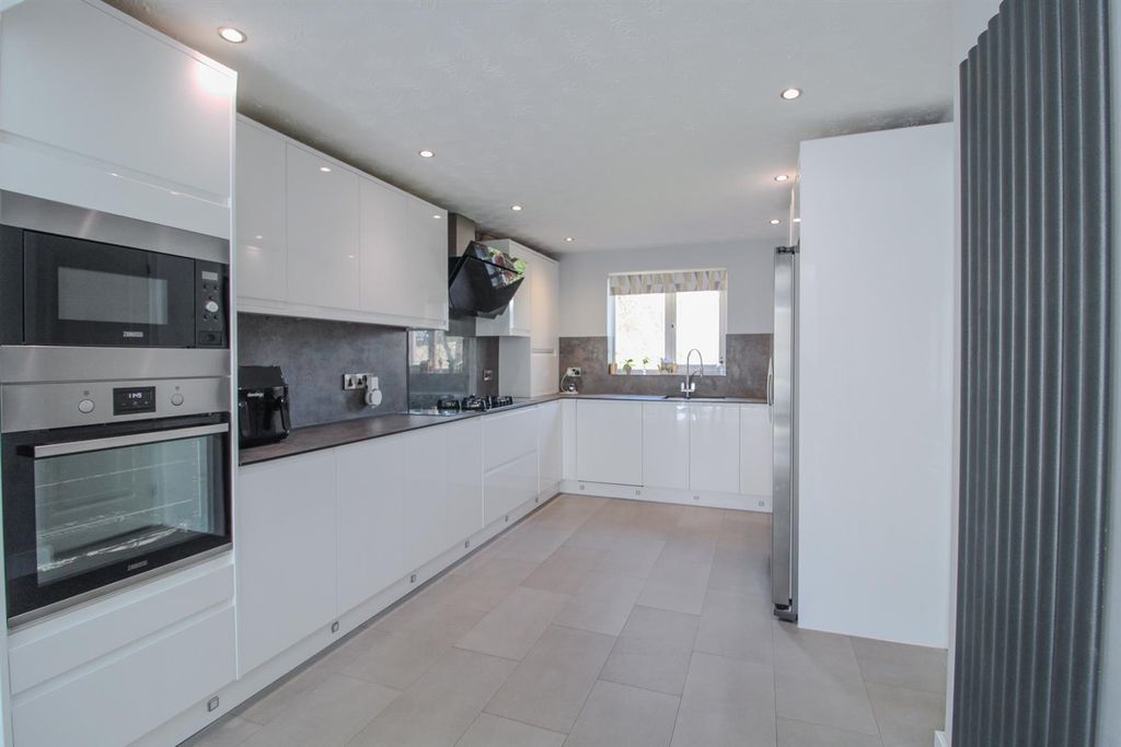 Property photo 3 of 40 Img_9736.Jpg