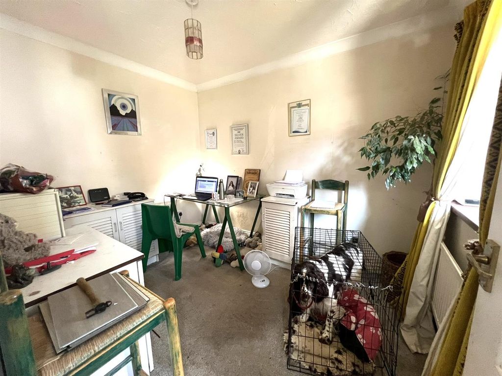 4 bed detached house for saleCullimore View, Cinderford GL14 photo 5