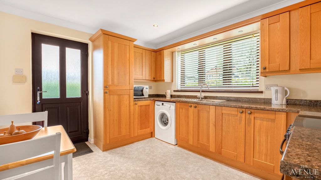 Property photo 3 of 16 5018275