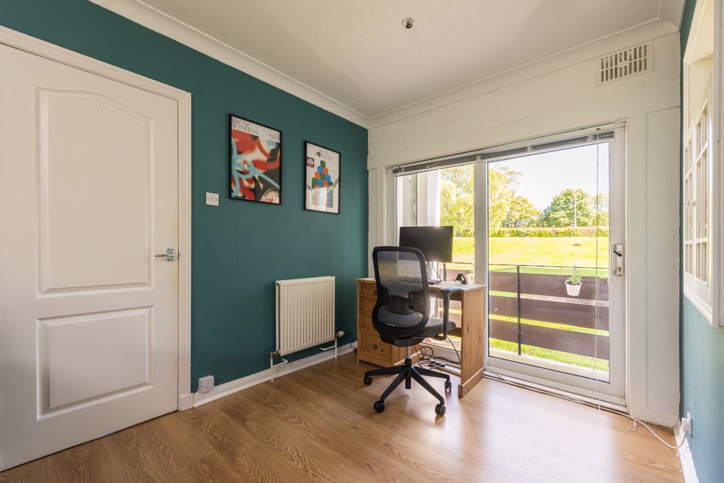 Additional image 3 of 2 bed flat for sale40/2 West Craigs Crescent, Edinburgh EH12