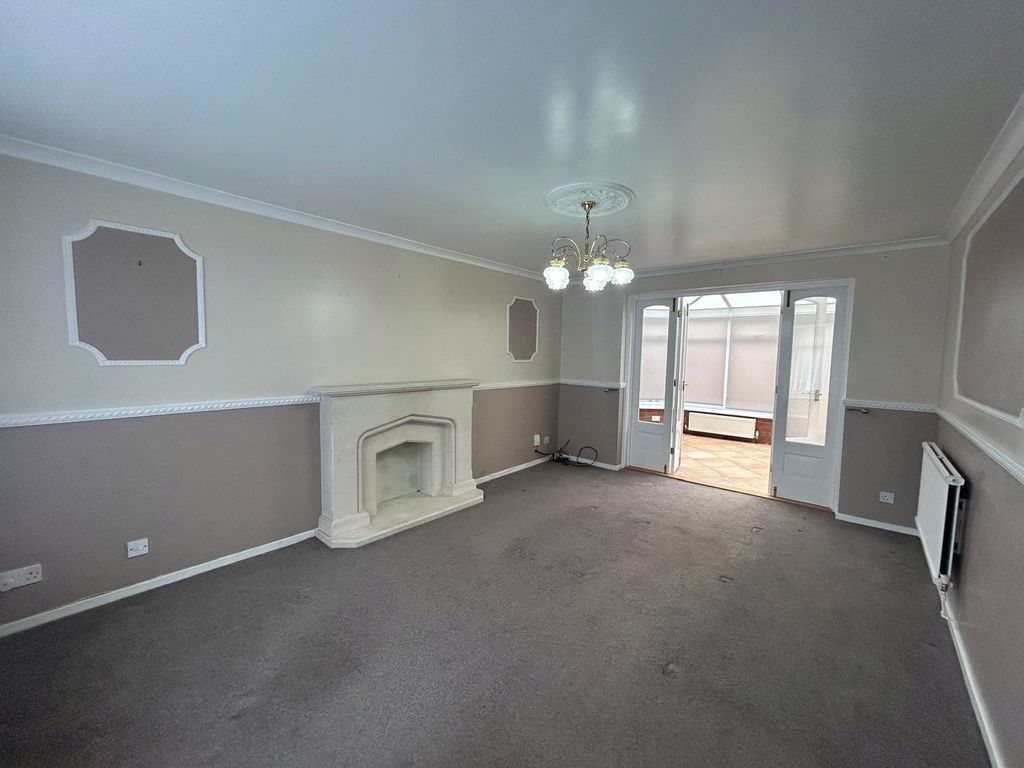 Property photo 2 of 12 Picture No. 04