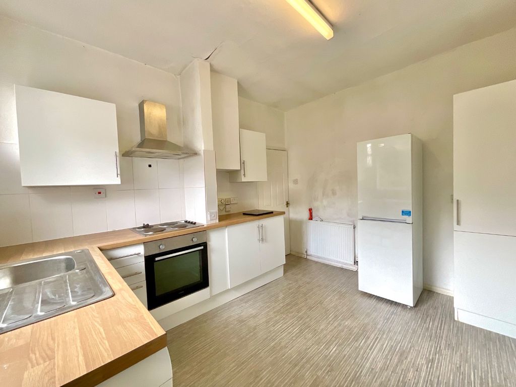 Property photo 3 of 19 4185706