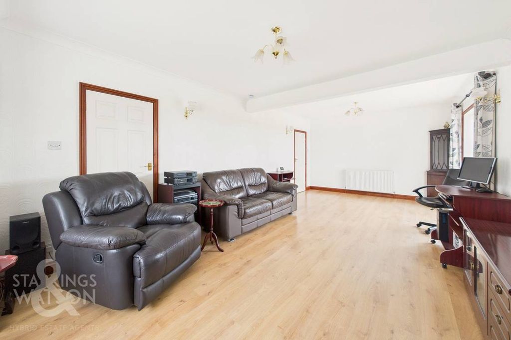 Property photo 2 of 24