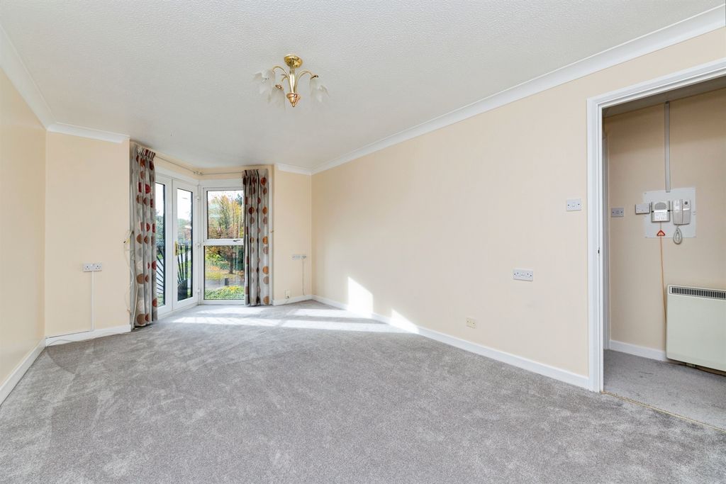 Property photo 2 of 13