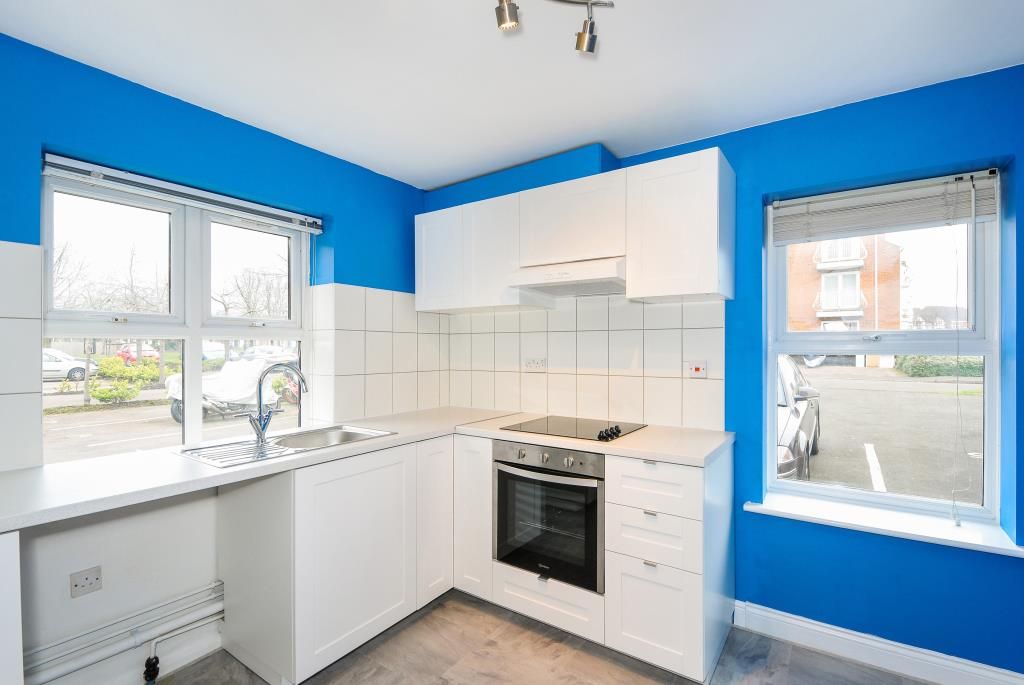 Property photo 2 of 10 Kitchen