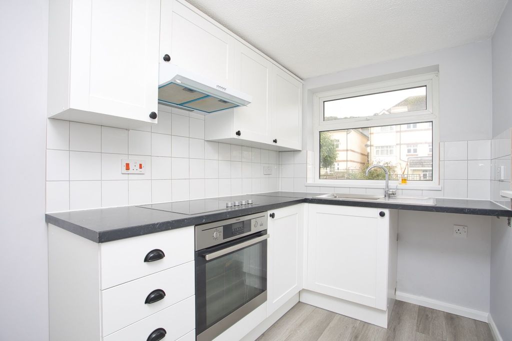 Property photo 3 of 9 Picture 3