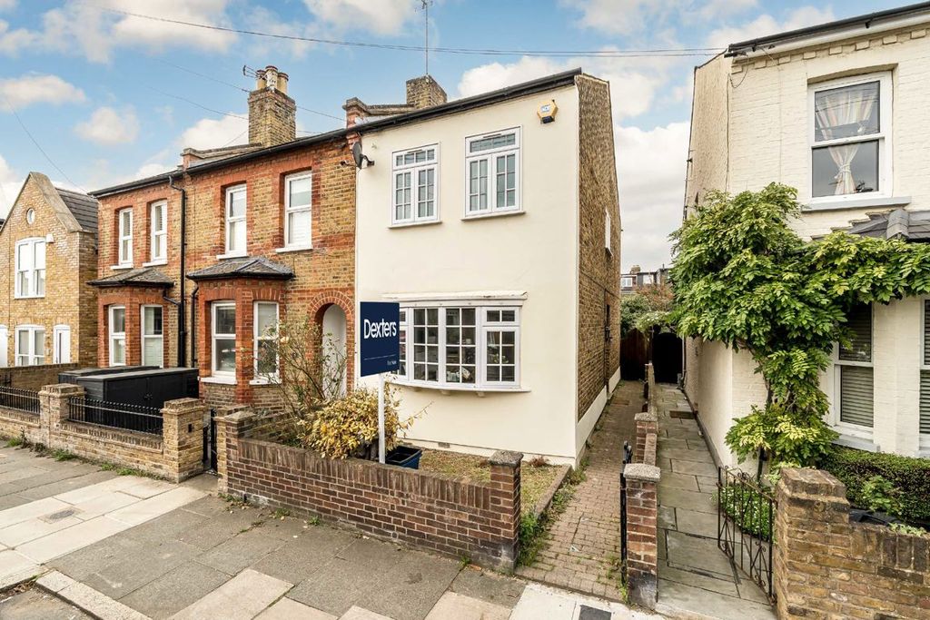 Property photo 1 of 8