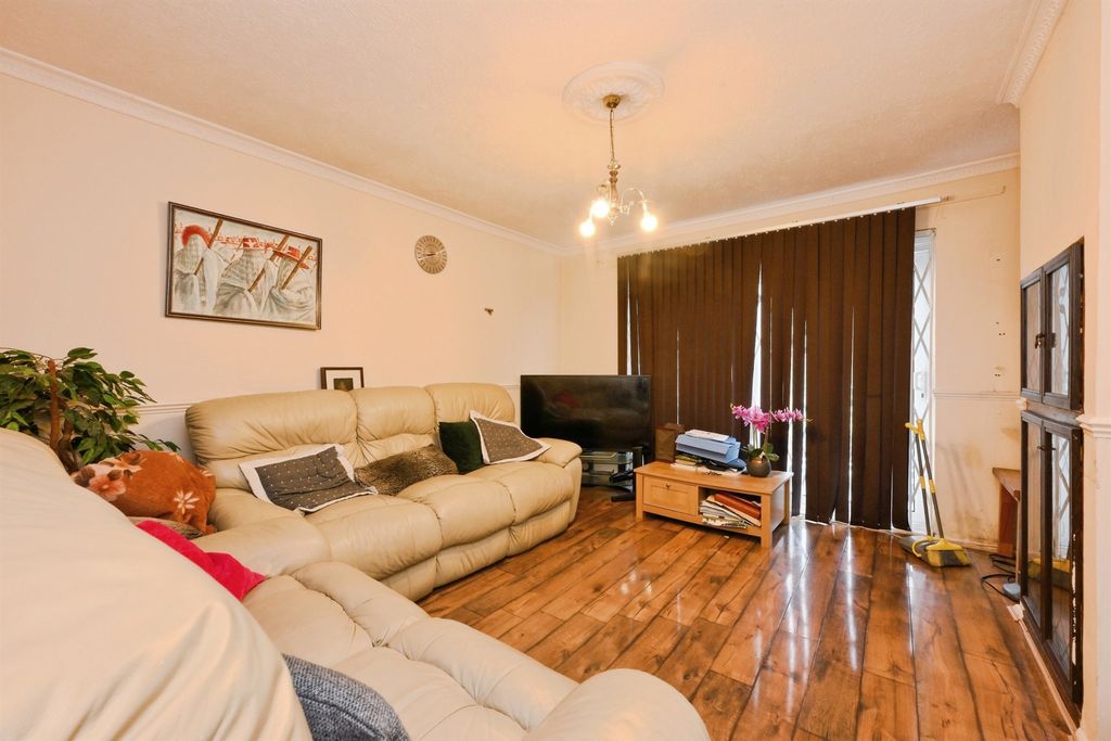 Property photo 3 of 29