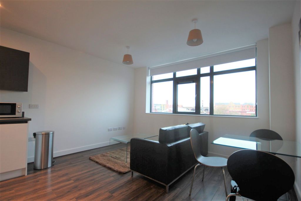Property photo 2 of 8